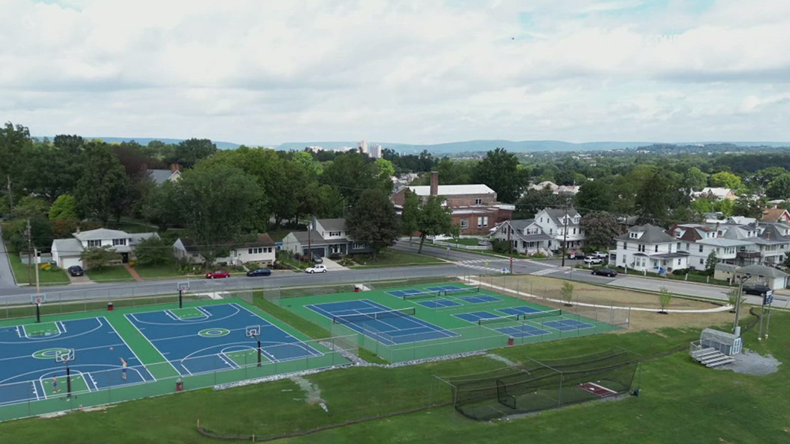 Hillside Courts celebrate reopening with a ribboncutting