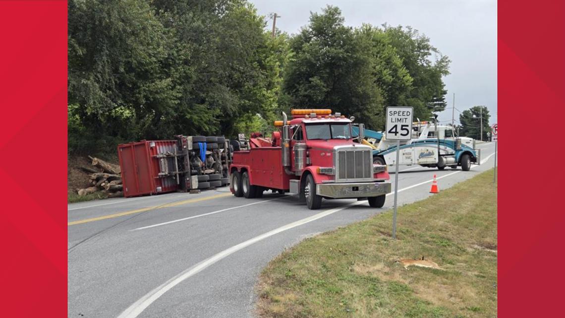Tractor trailer overturns in York County | fox43.com