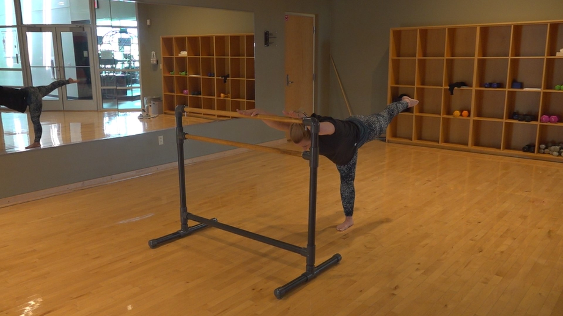 Little movements experienced during a barre class can really cause a good burn! We try a few out in this week's FOX43 FitMinute, take a look.