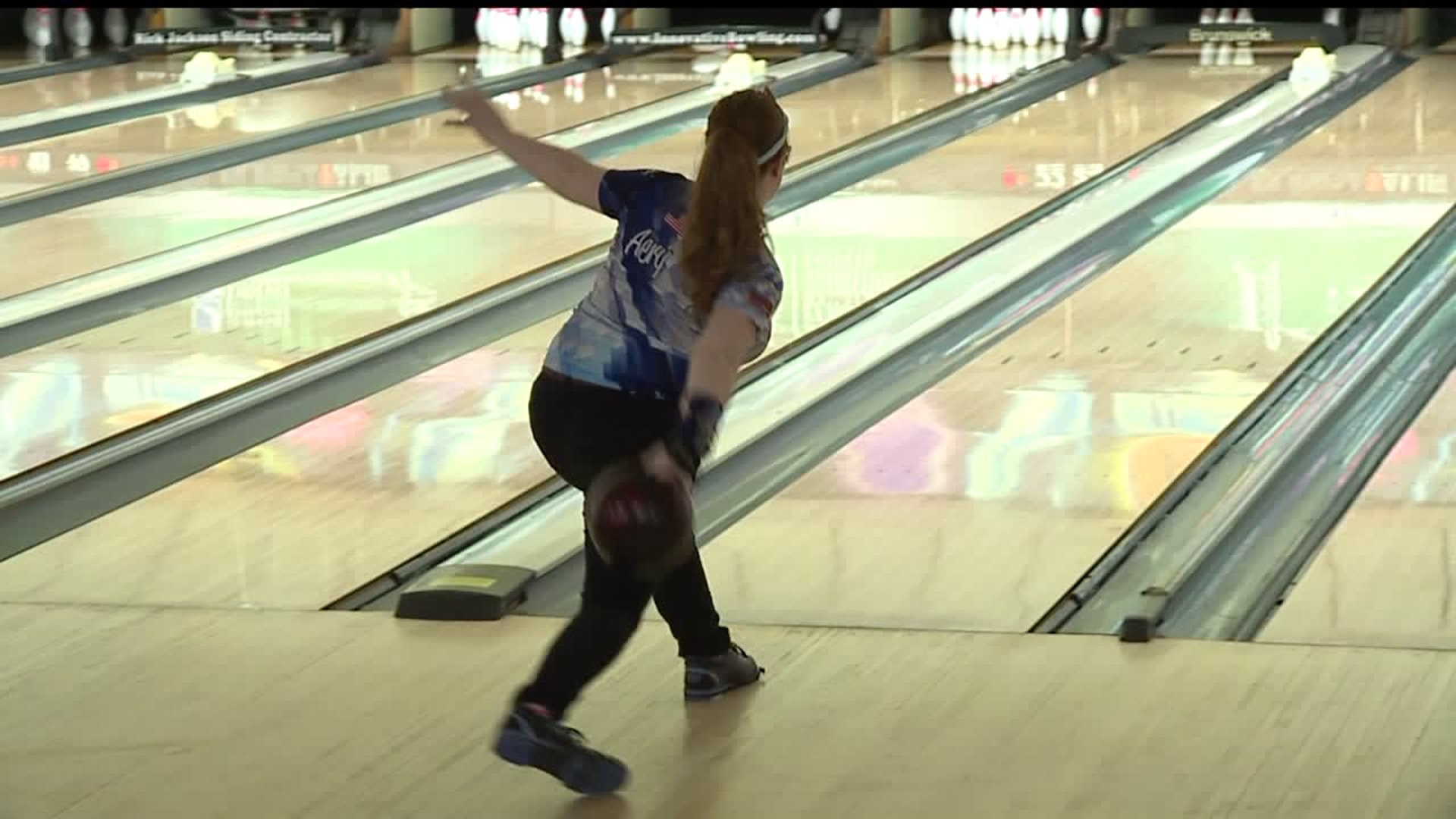 Young bowlers hit the lanes in York County for state tournament