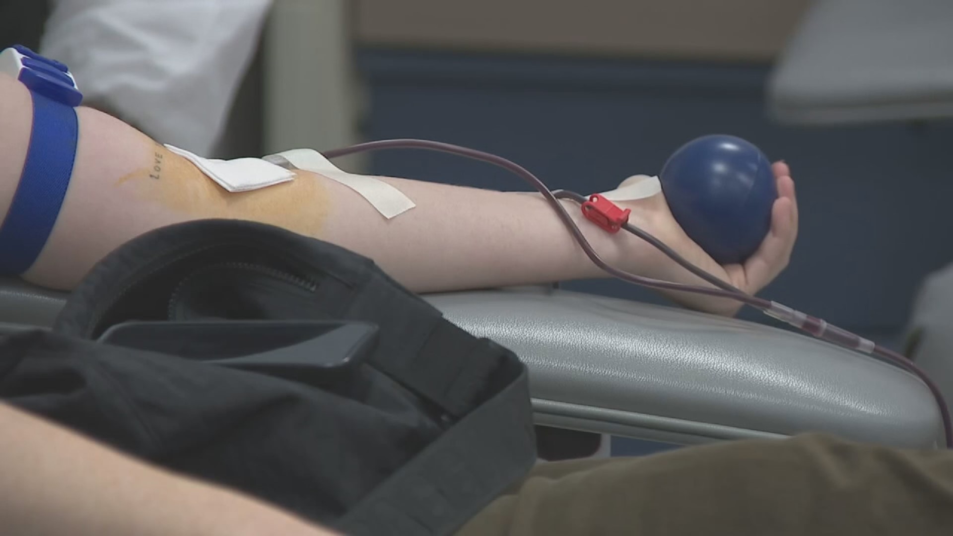 The American Red Cross is offering incentives for donating blood while going through the worst emergency blood shortage in two decades.