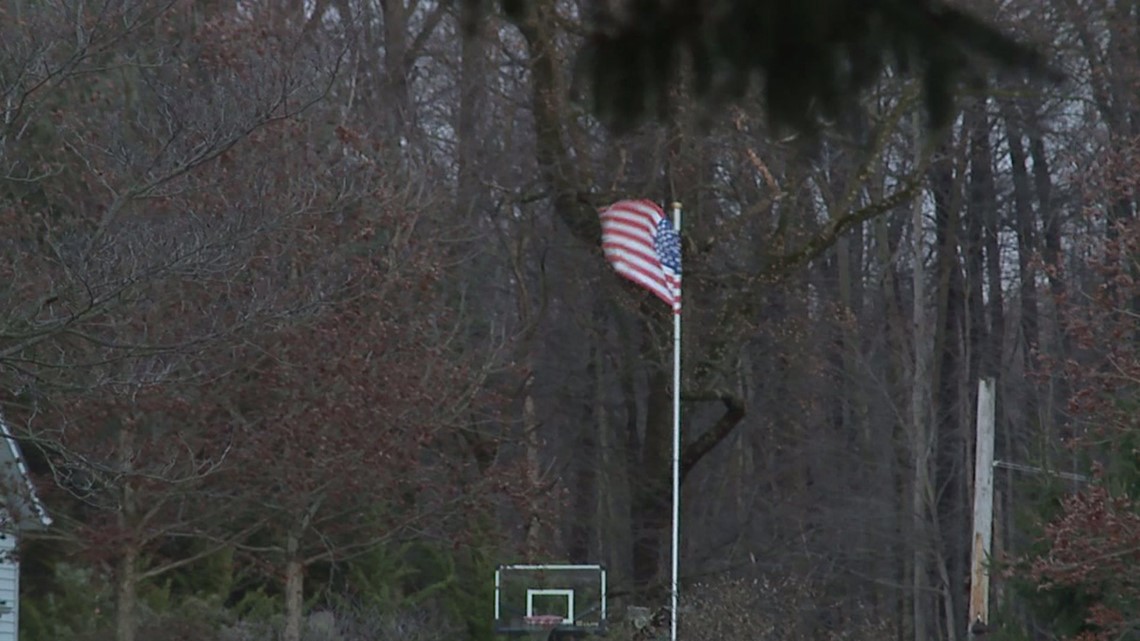 Strong winds hit Central Pa., leave thousands without power | fox43.com