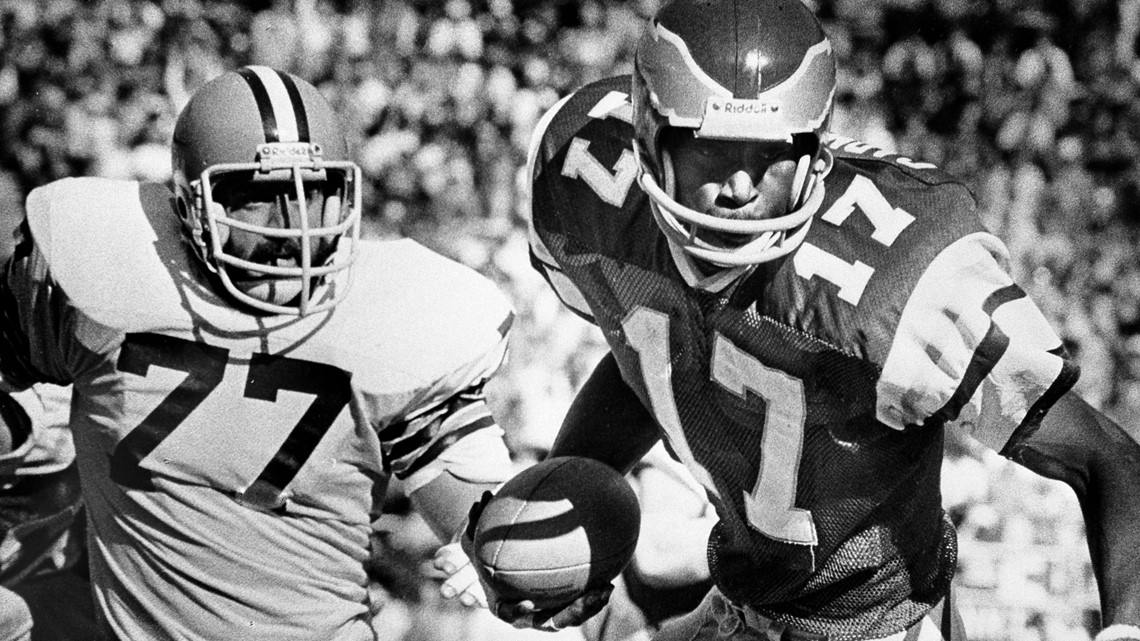 Pro Football Hall of Fame: After a long wait, former Eagles receiver Harold  Carmichael gets in