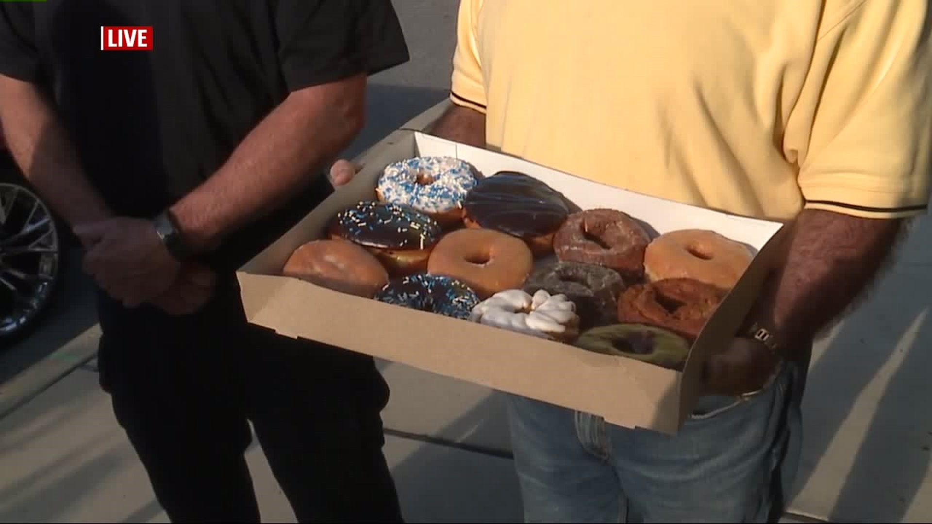 Local corvette club delivers sweet treat to police officers