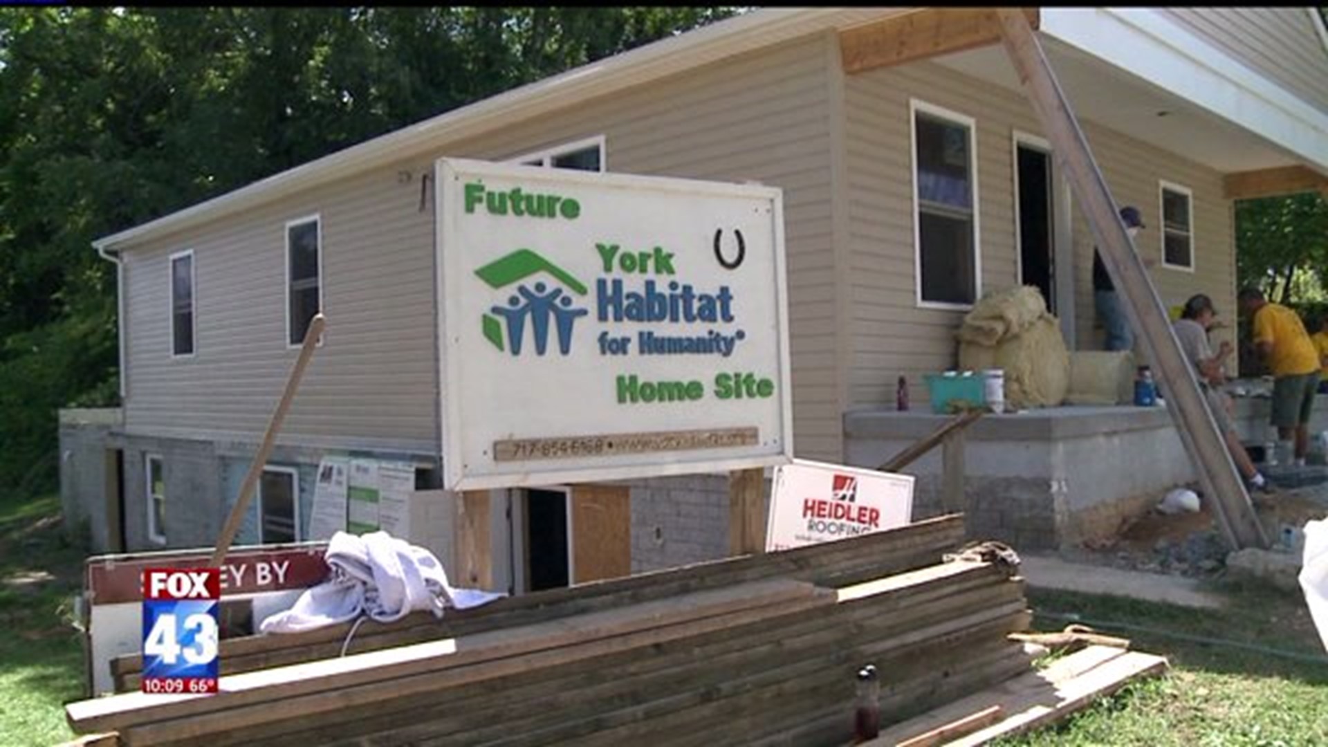 Local Church Teams Up With Habitat for Humanity