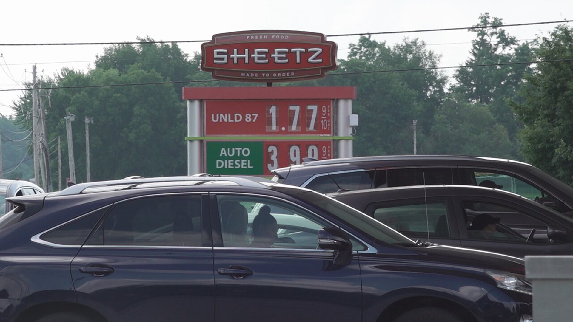 Plenty of drivers are taking advantage of discounted gas prices after Sheetz announced it was reducing its prices to $1.776 per gallon for July 4.