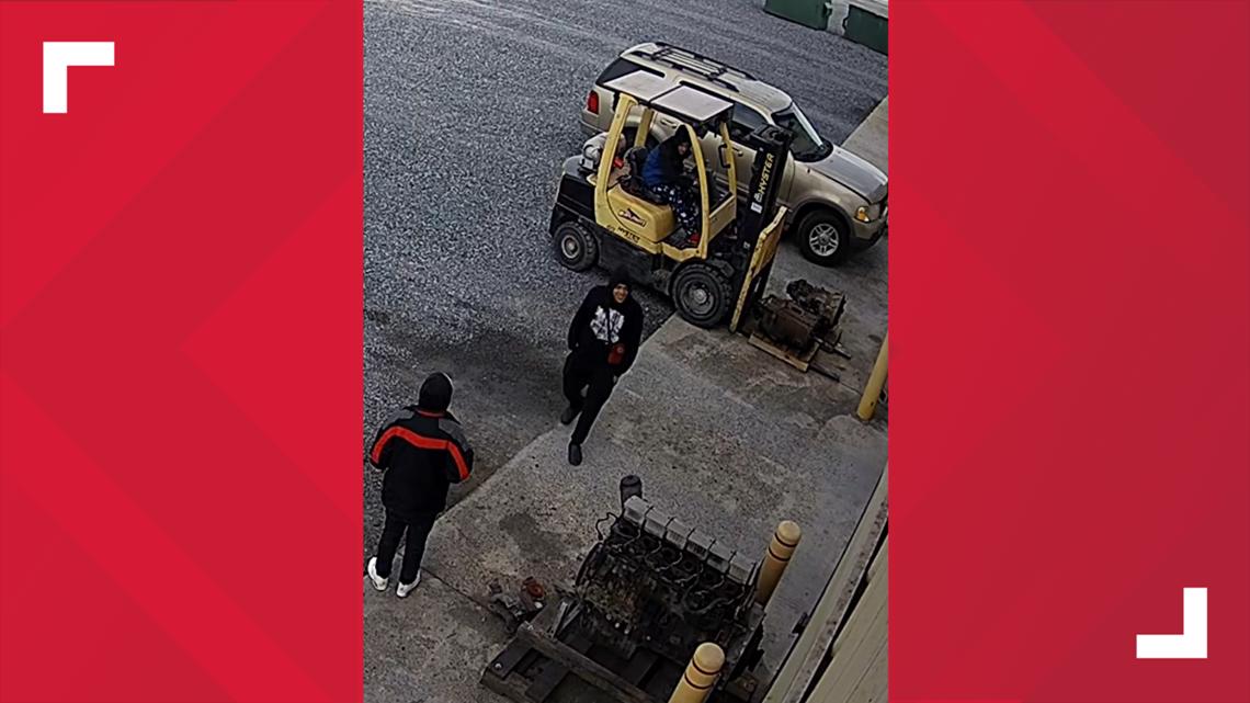 Pa. State Police search for suspects in Christmas Eve Robbery | fox43.com