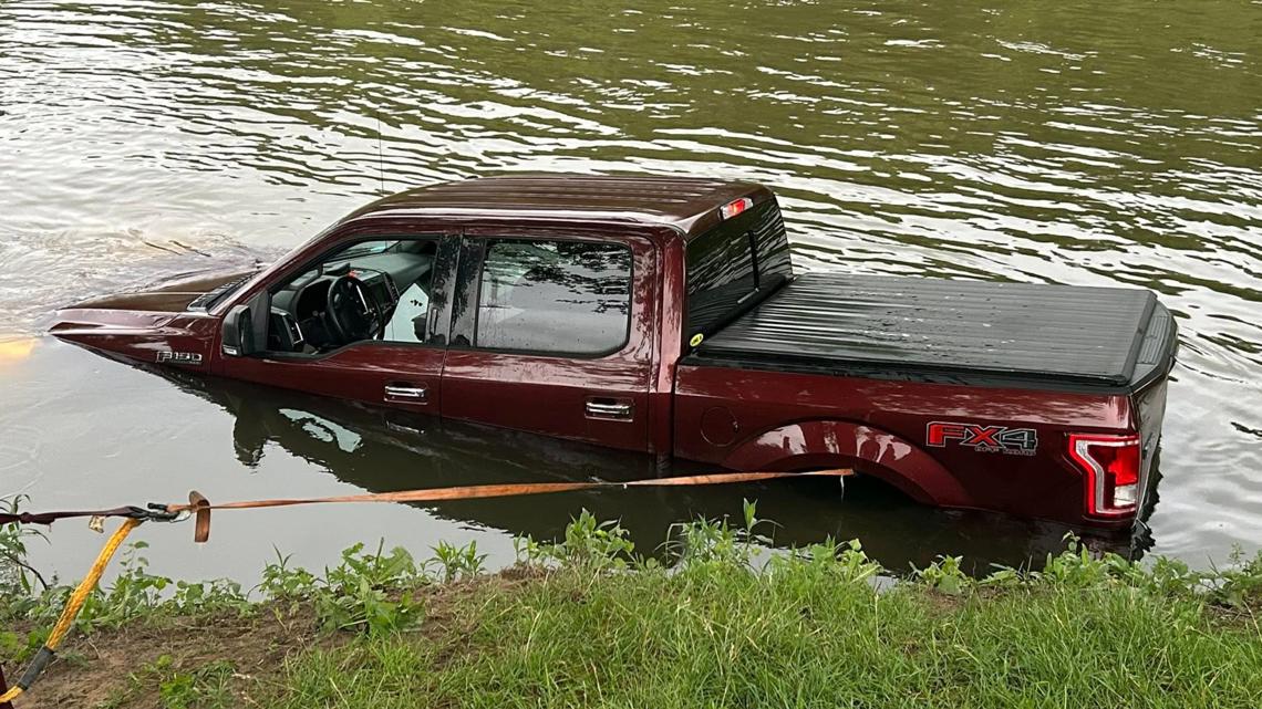 Driver rescued after crashing truck into river in Juniata County ...