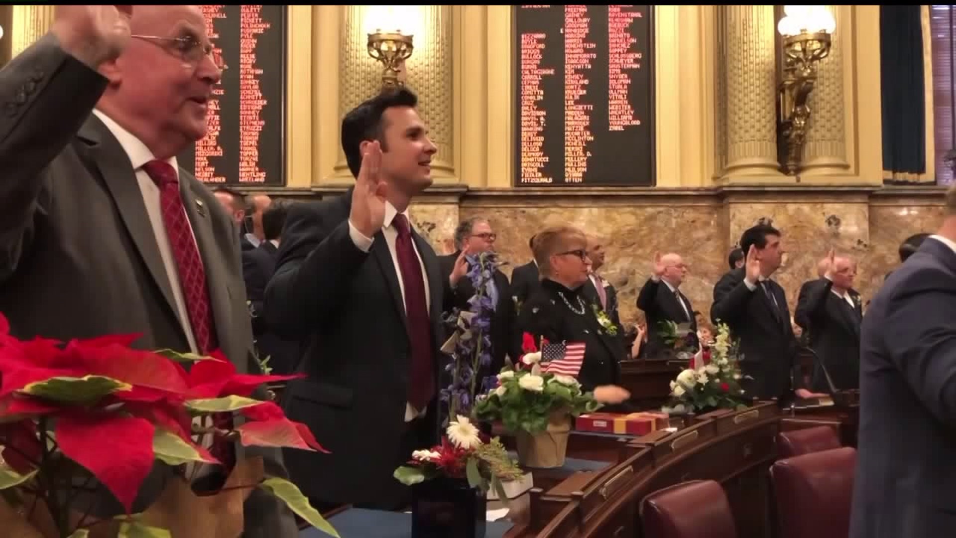 Lawmakers sworn in at State Capitol building for 2019
