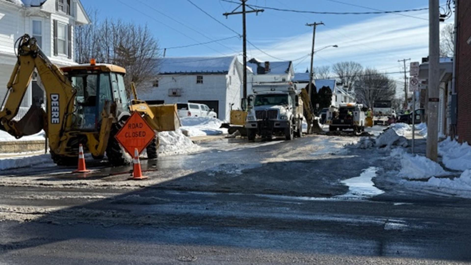 Crews work to repair water main break in Shippensburg | fox43.com