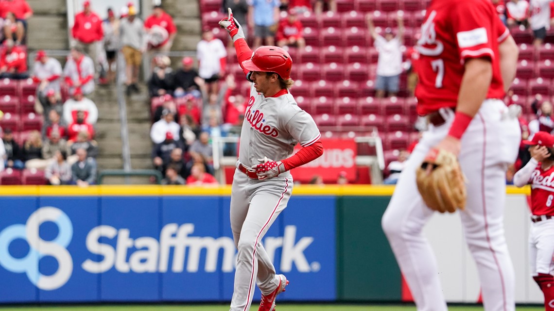 Philadelphia Phillies snap losing streak, beat Cincinnati Reds