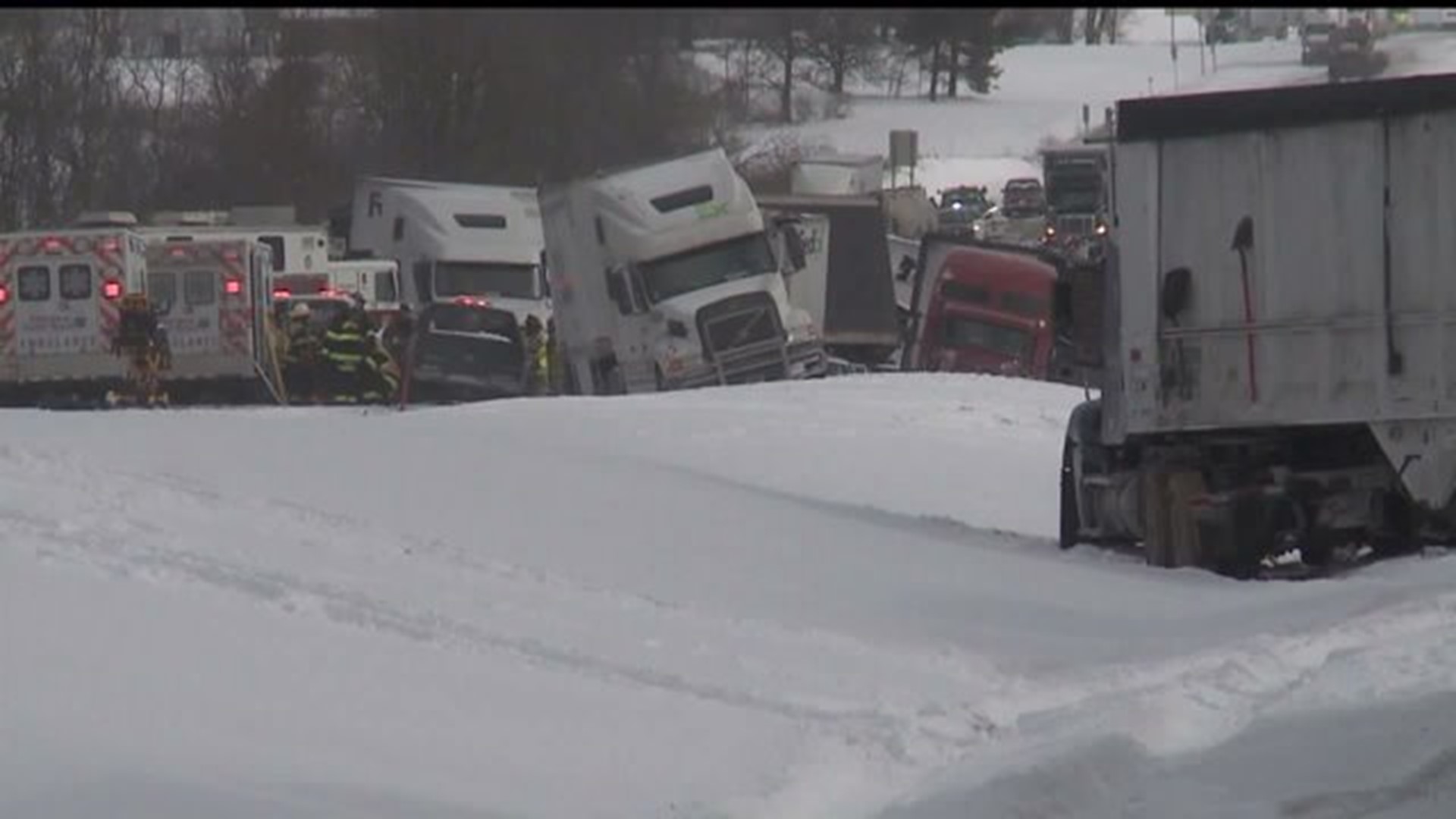 At least 3 are dead following Interstate 78 pileup