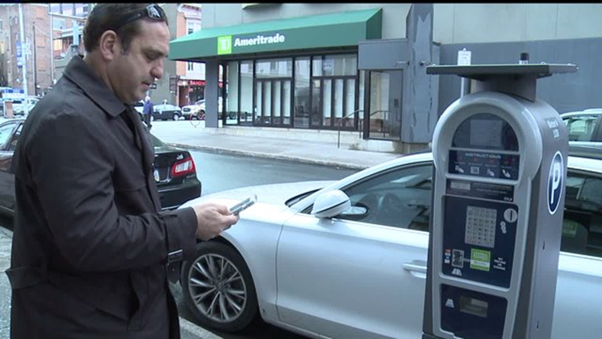 Harrisburg Mayor Papenfuse announces new mobile parking service