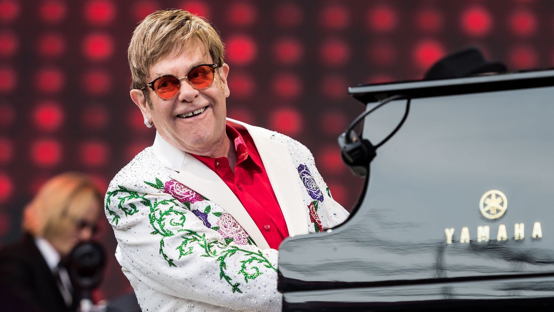 Elton John to delay concert in Hershey until April 2022