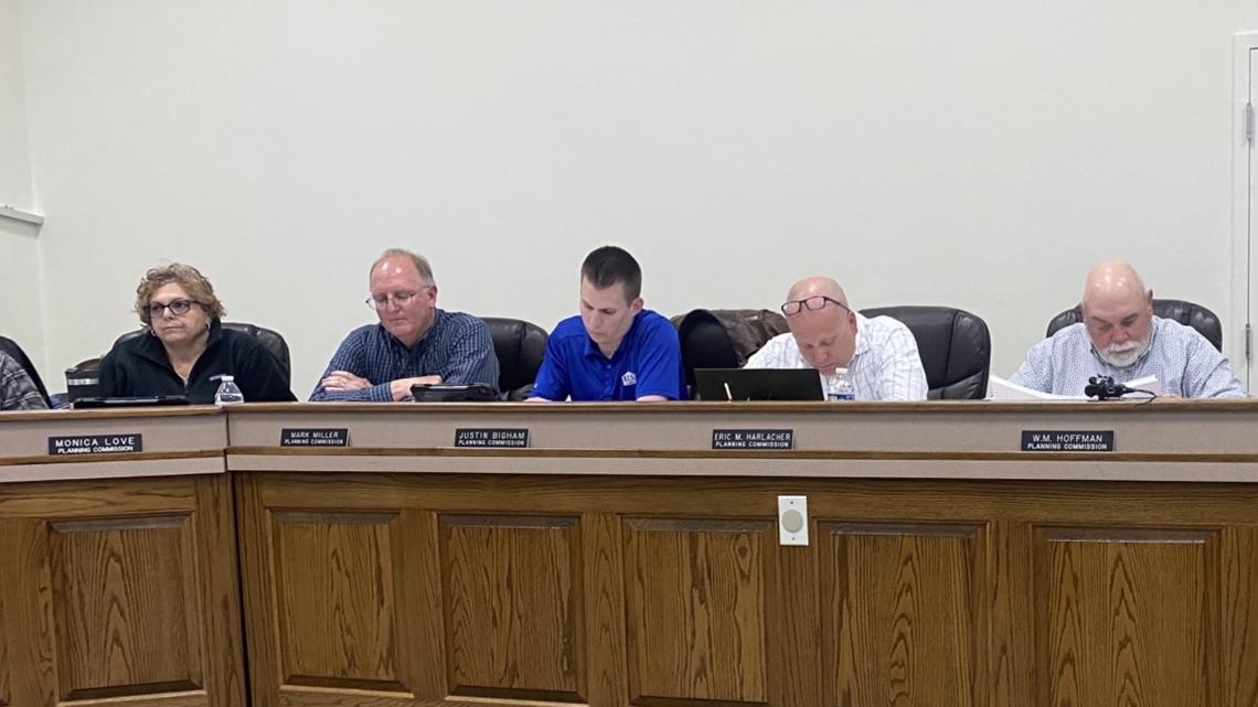 Dover Planning Commission recommends controversial warehouse project despite acknowledging potential harm to residents - Vimarsana News