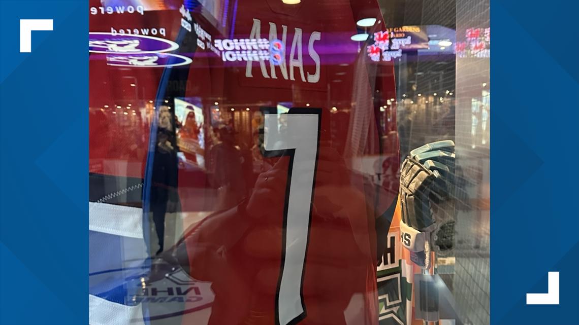 Hershey's Anas has jersey displayed in Hockey Hall of Fame