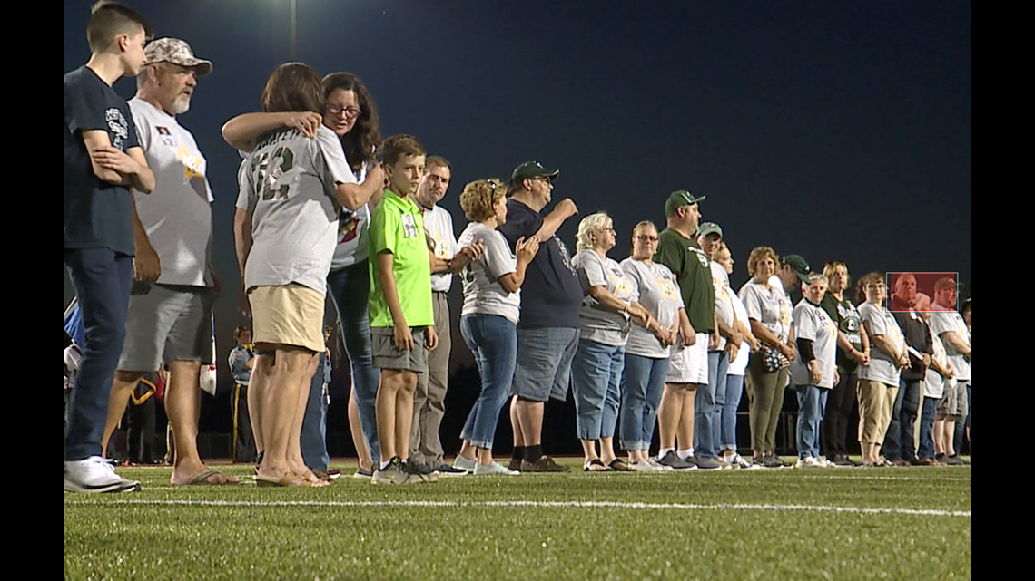 Central Dauphin High School Football Players Honor Gold Star Families At Game Fox43 Com