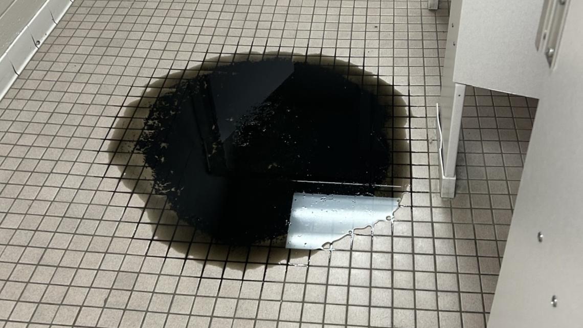 Students, teachers speak out on Elizabethtown High School sewage, mold