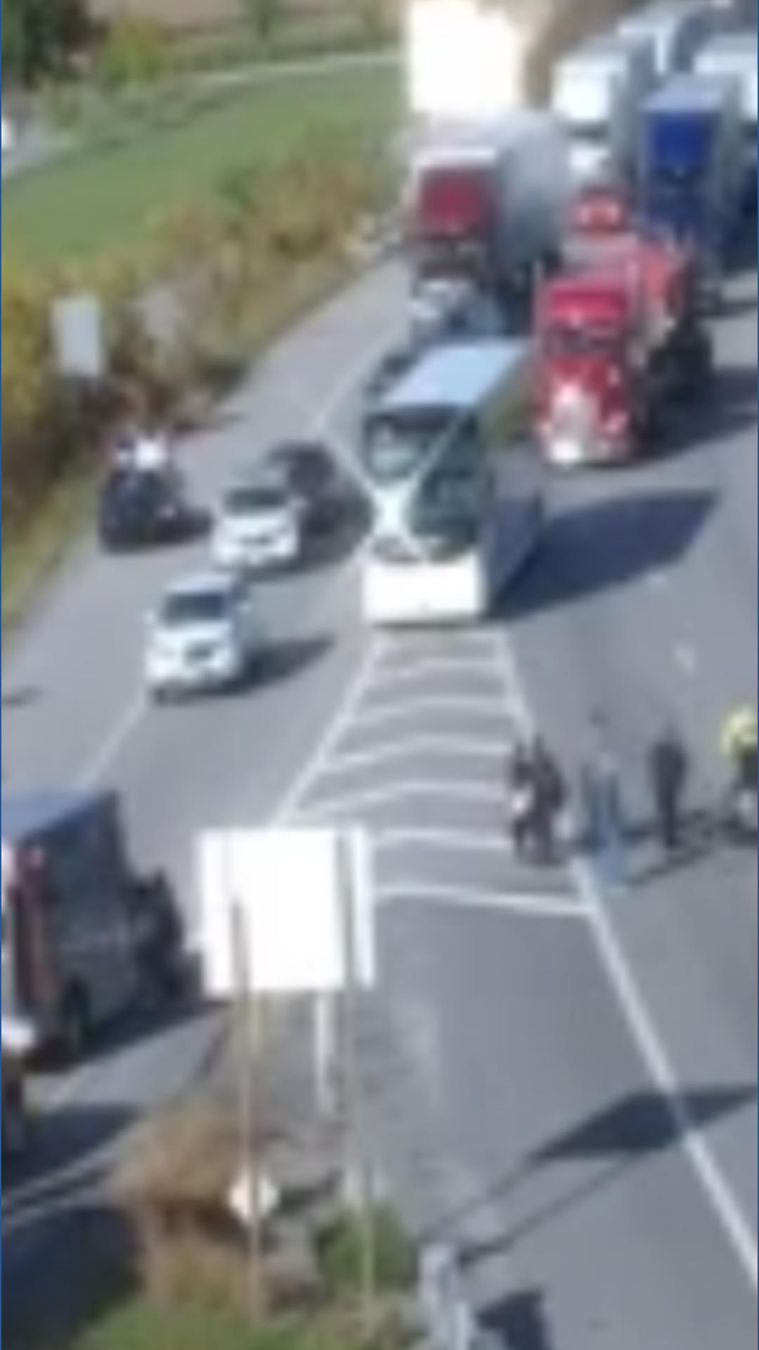 Crash on I-81 in Cumberland County stops traffic | fox43.com