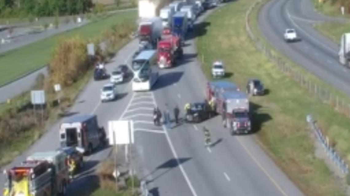 Crash on I-81 in Cumberland County stops traffic | fox43.com
