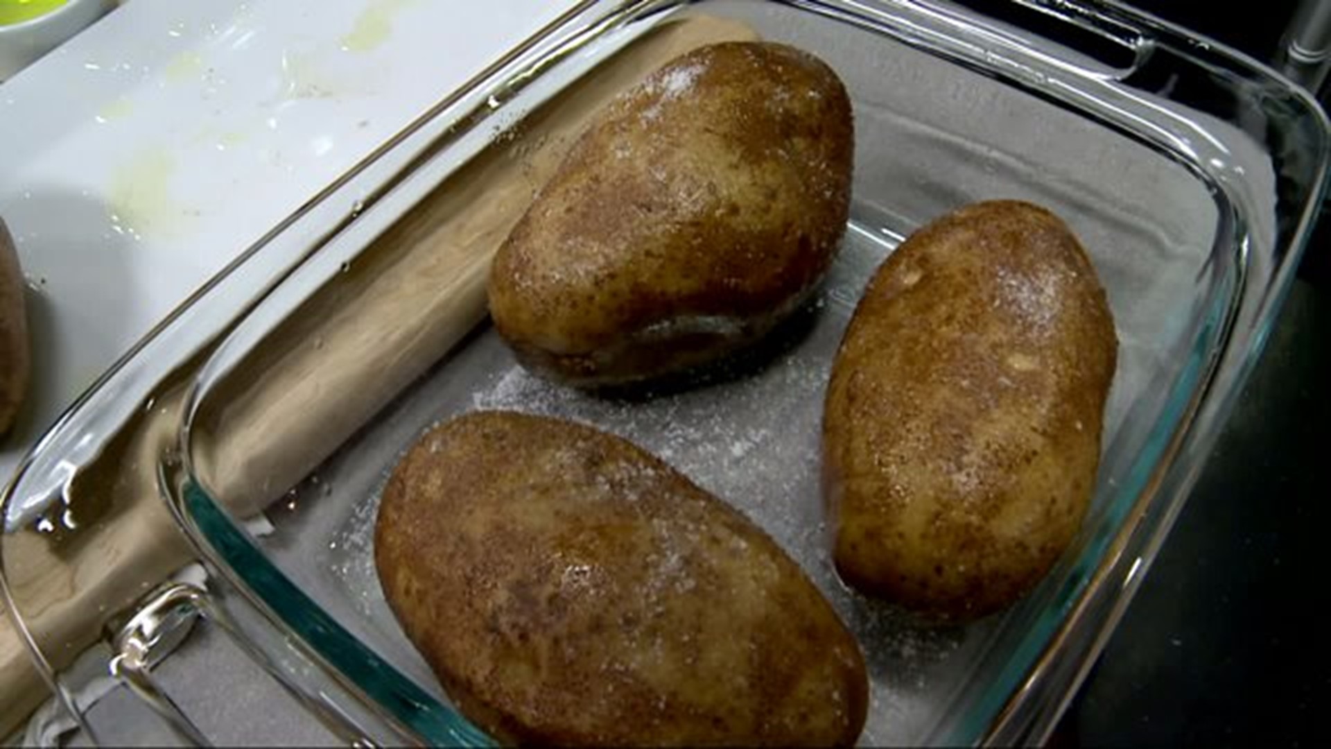 Cooking the best baked potato