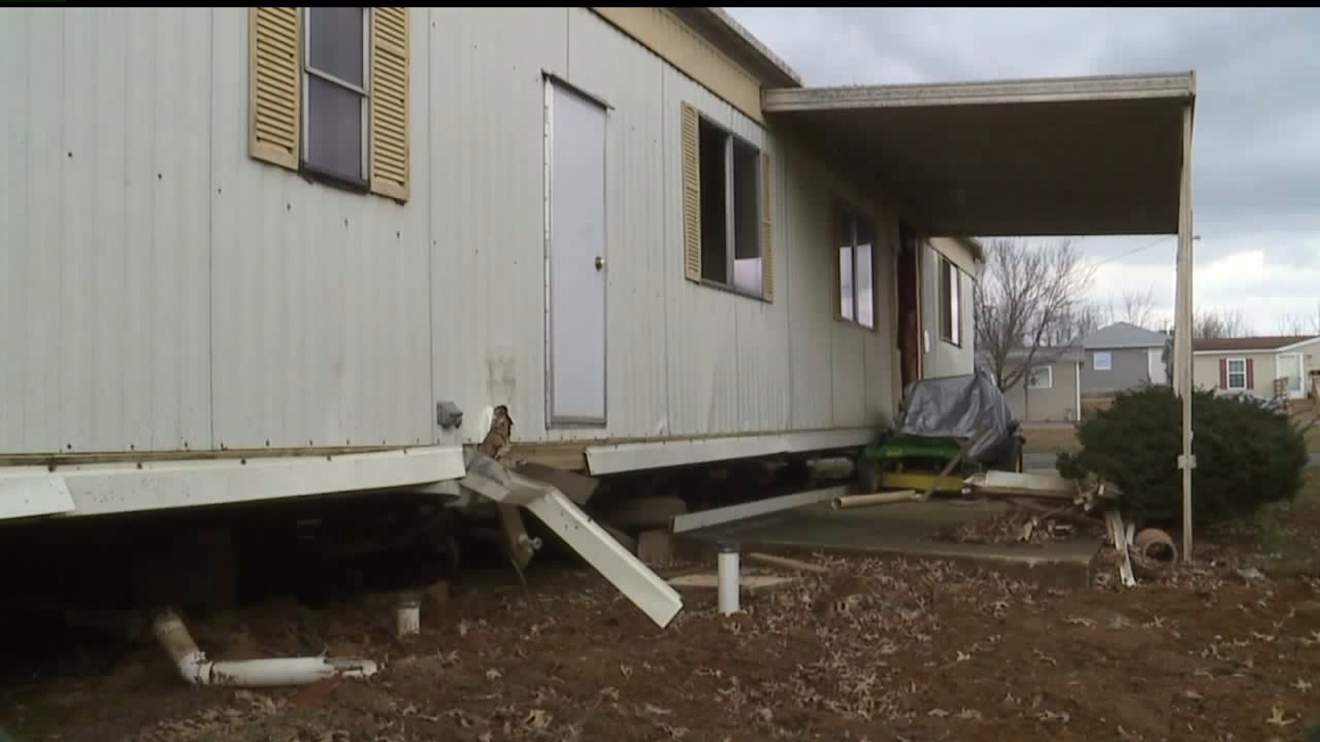Mobile home park dealing with flooding aftermath months later