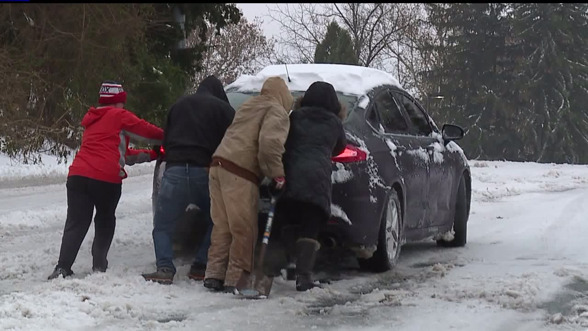 Drivers struggle to make it home, good samaritans lend a hand in York County