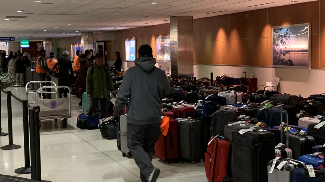 Southwest Airline cancellations cause long delays and missing luggage - Vimarsana News
