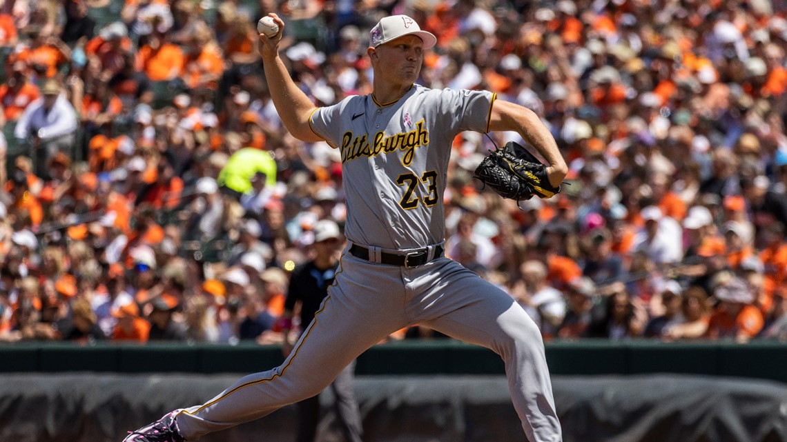 Harper ejected for charging dugout, Freeland pitches Rockies past