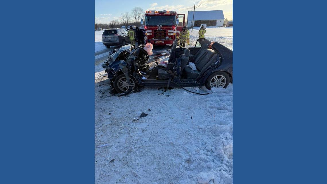 Driver killed after pickup truck crashes into tree in Lancaster County ...