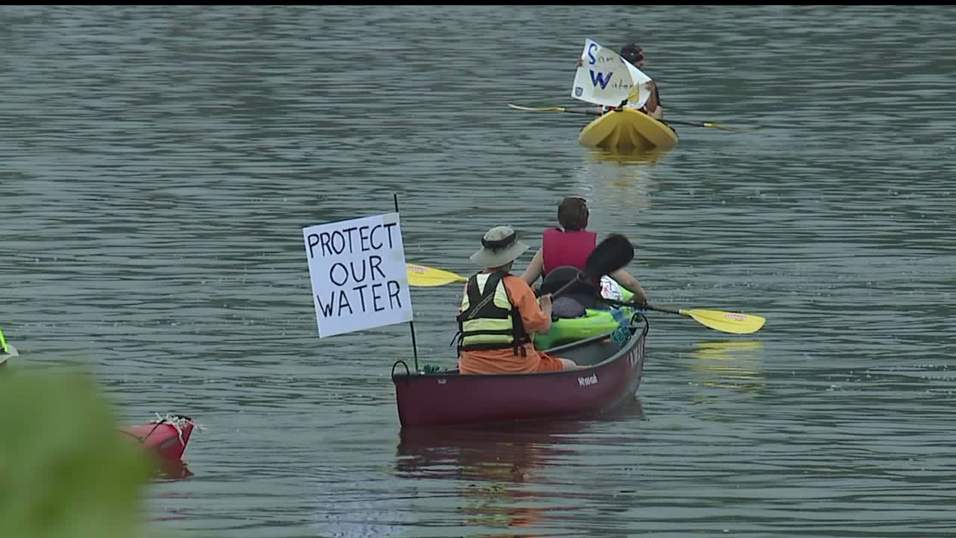 Kayakers, canoers raise their paddles for clean water at Susquehanna River Rally