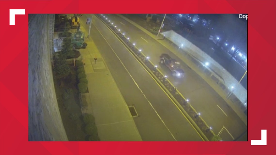 Broken bollards: Police search for hit-and-run suspect - Vimarsana News