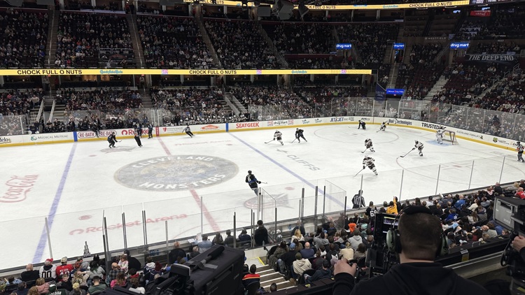 Hershey Bears Defeat Cleveland Monsters 4-3 with Clutch Goals, Strong Power  Play | fox43.com