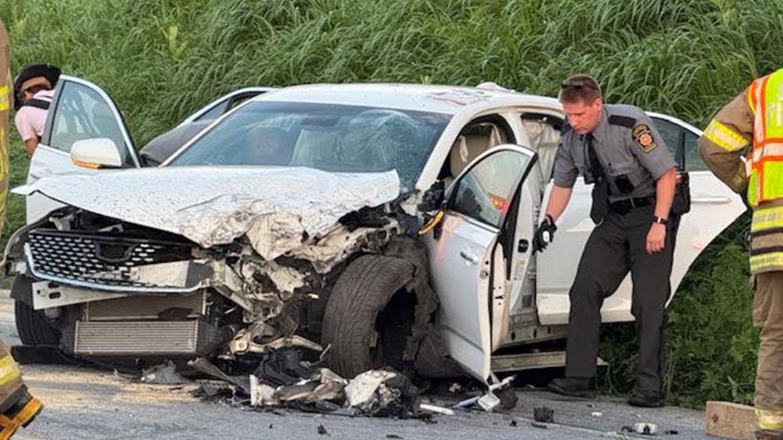 2 injured in Lancaster County crash | fox43.com