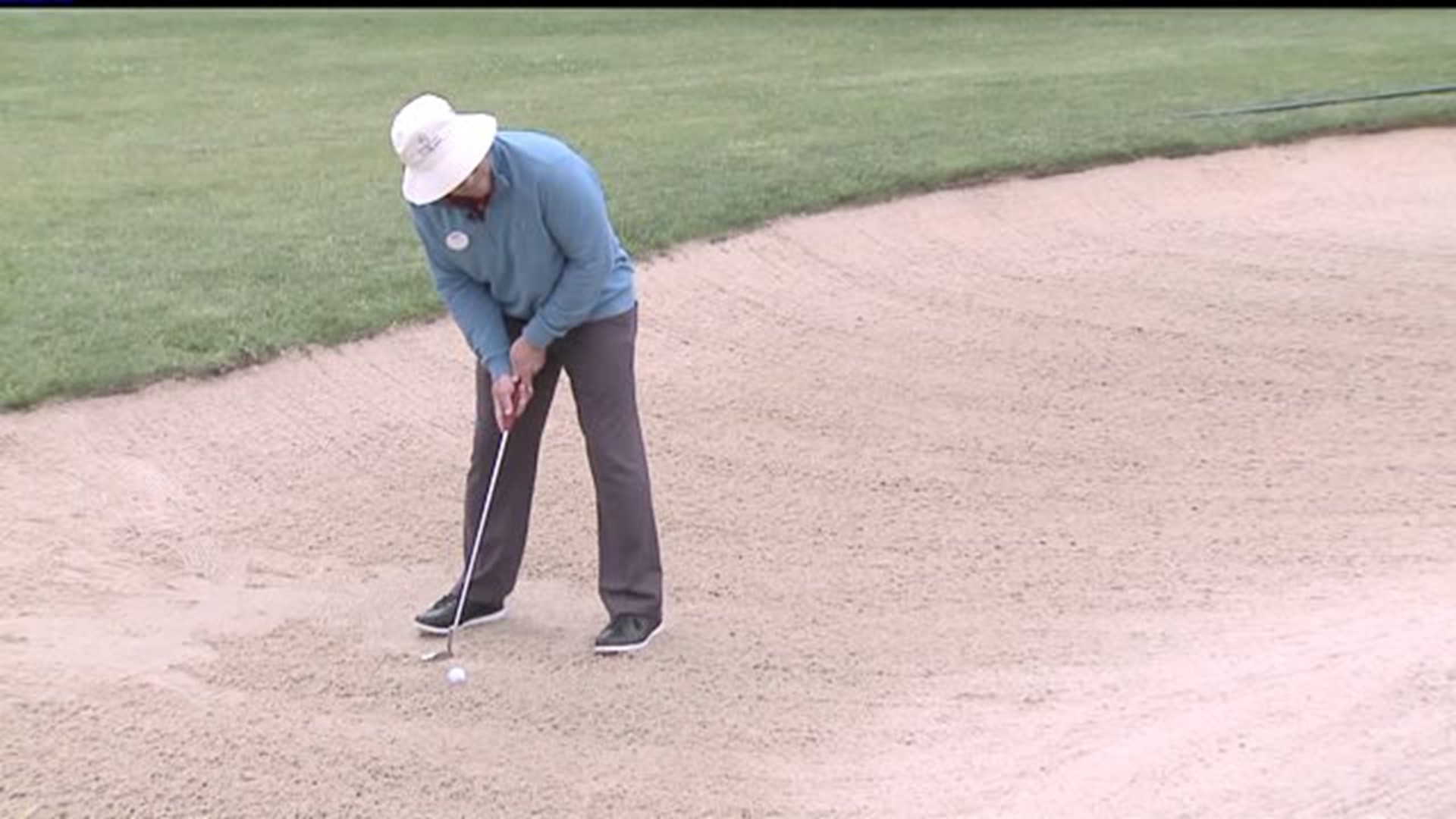 FOX43 Golf Tip of the Week: Using a putter to get out of sand