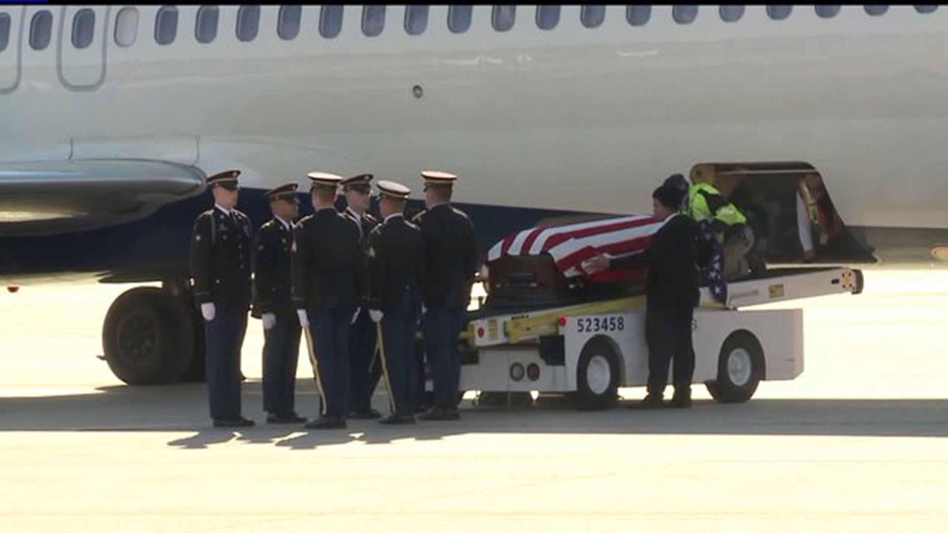 WWII airman`s remains arrive to hero`s salute at Harrisburg Airport