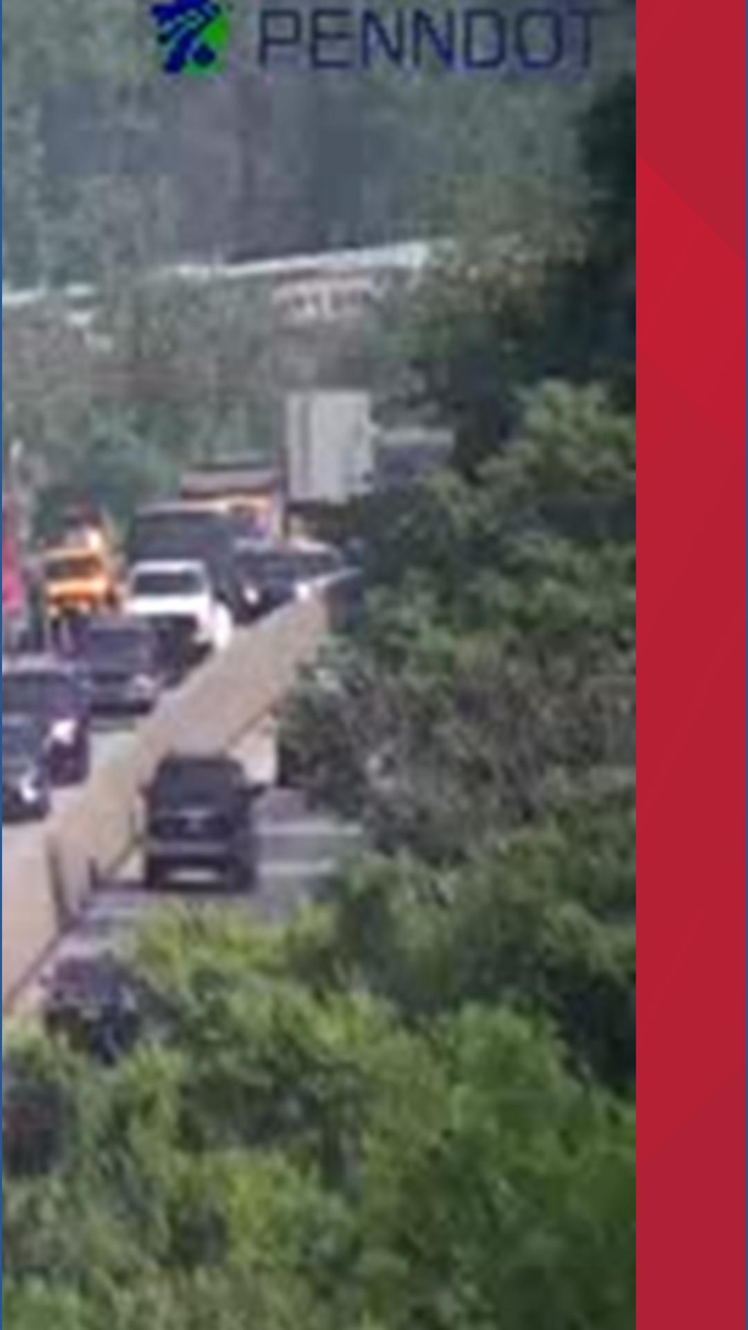 Stretch of I-83 open after tractor trailer crash | fox43.com