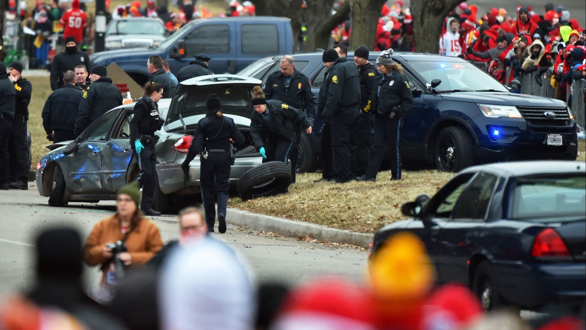 Police vehicle chase along Kansas City Chiefs’ victory parade route