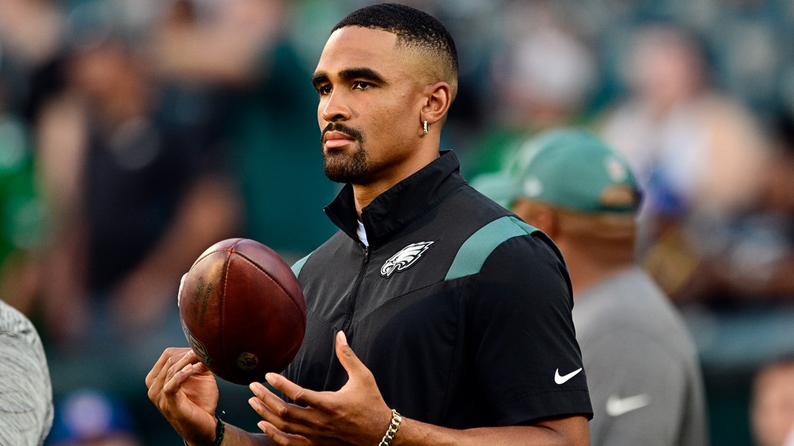 Eagles counting on Jalen Hurts to make run at NFC East - CBS Philadelphia