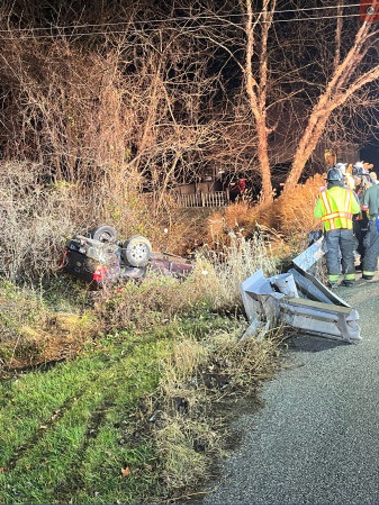 Crews respond to overturned vehicle in York County creek | fox43.com
