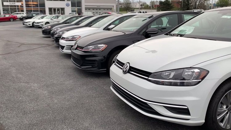 Price drop in 2023 for new and used cars, dealerships weigh in