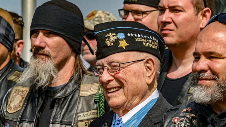 Last remaining WWII Medal of Honor recipient dies at 98
