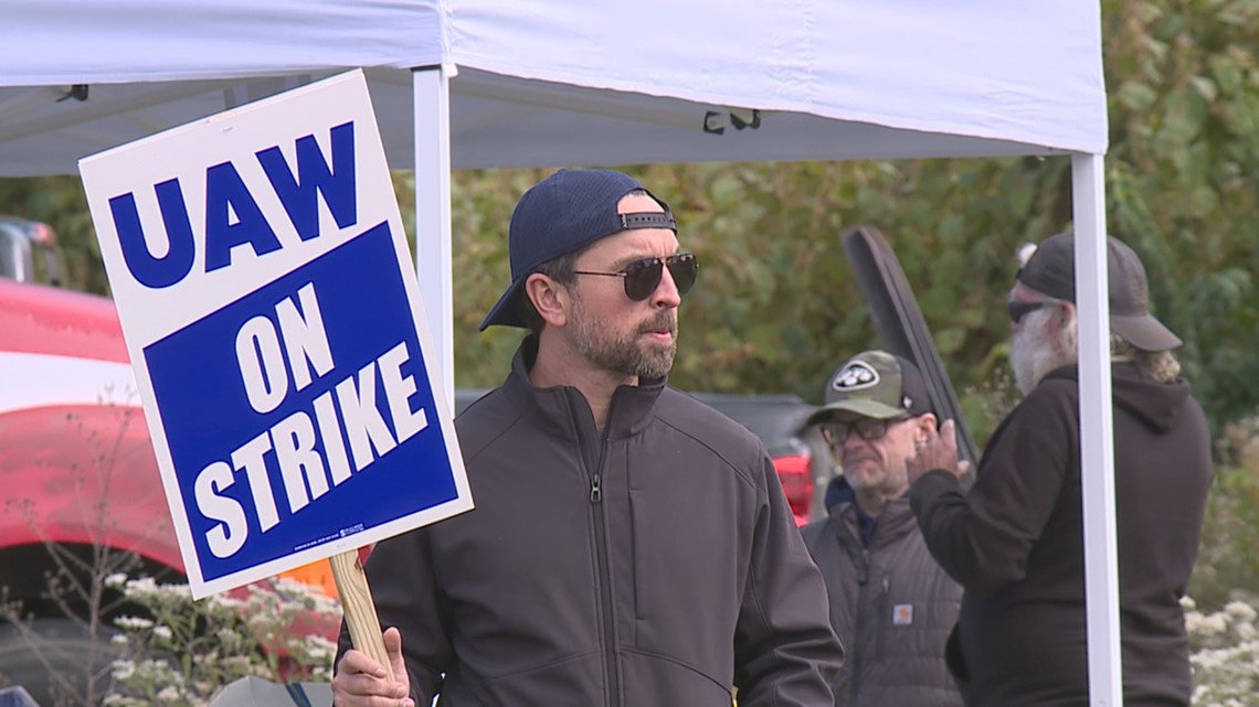 Thousands More Union Auto Workers Are On Strike | Fox43.com