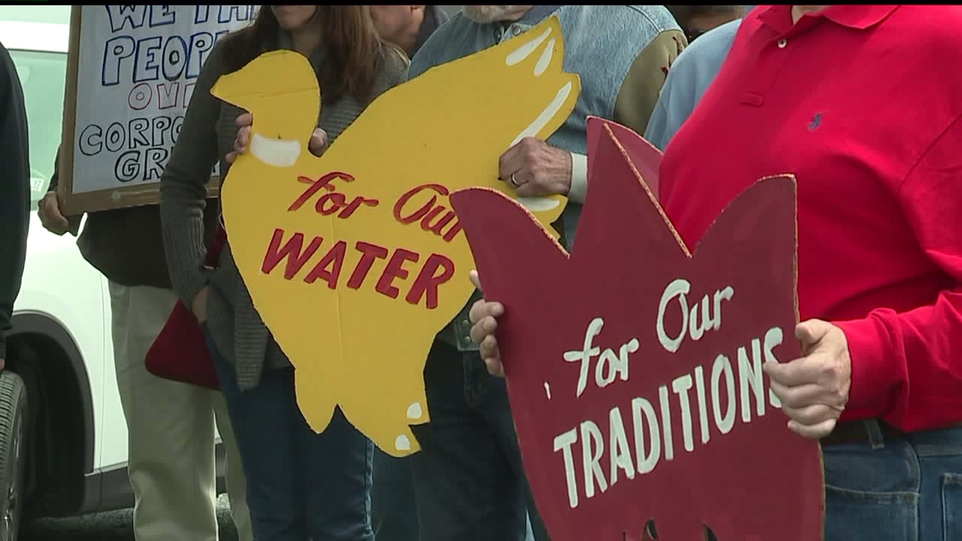 First responders attend forum to prepare for pipeline protests; demonstrators protest outside