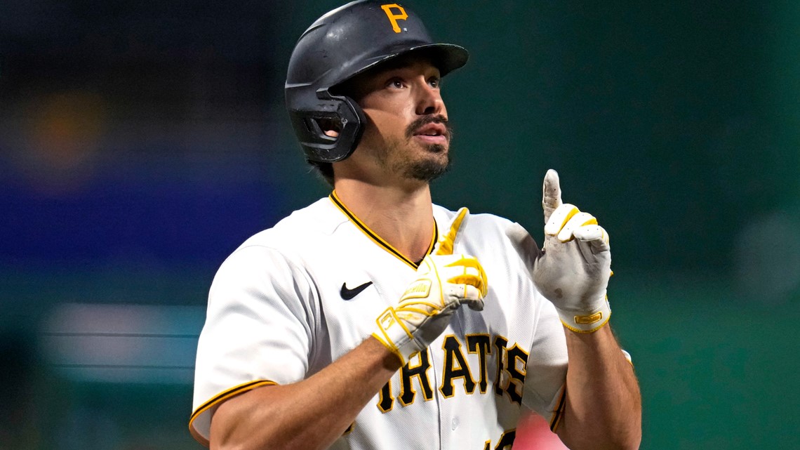 Pirates' Ke'Bryan Hayes calls for robo umps after missed call