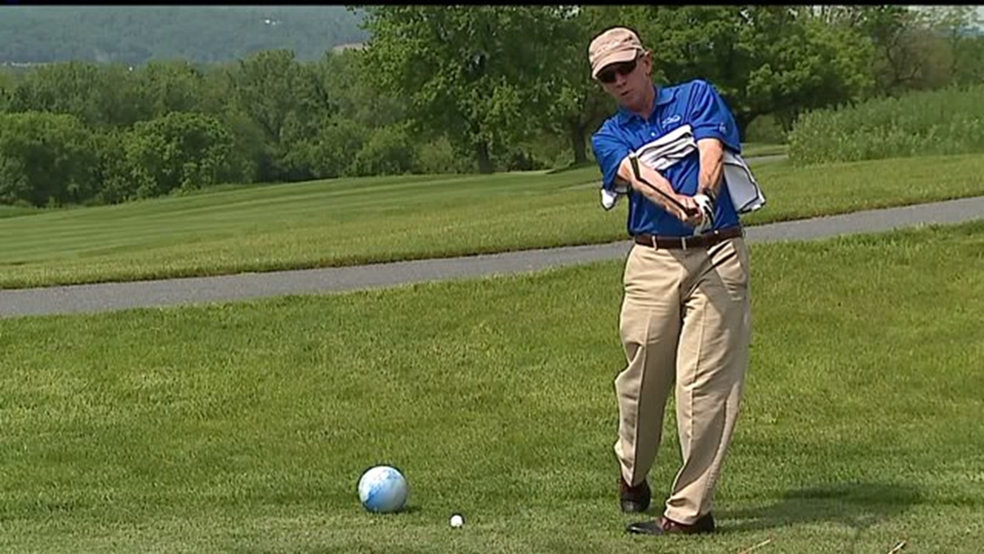 Golf Tip of the Week: using towel and a ball to improve game