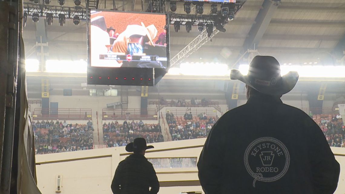 Aspiring pro rodeo athletes volunteer at Pennsylvania Farm Show Rodeo