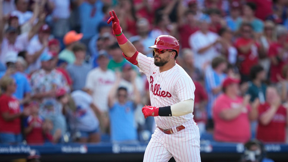 Trea Turner thanks Phillies fans for ovation with billboard ad