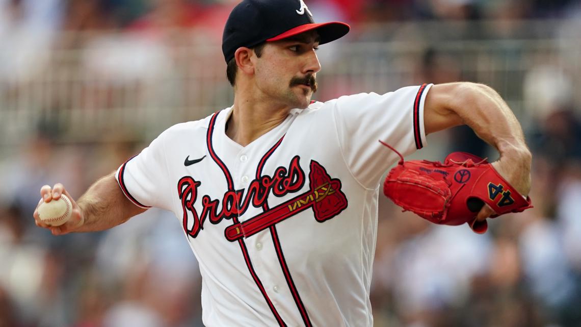 Swanson hits 2 HRs, drives in 7 as Braves beat Brewers 8-1