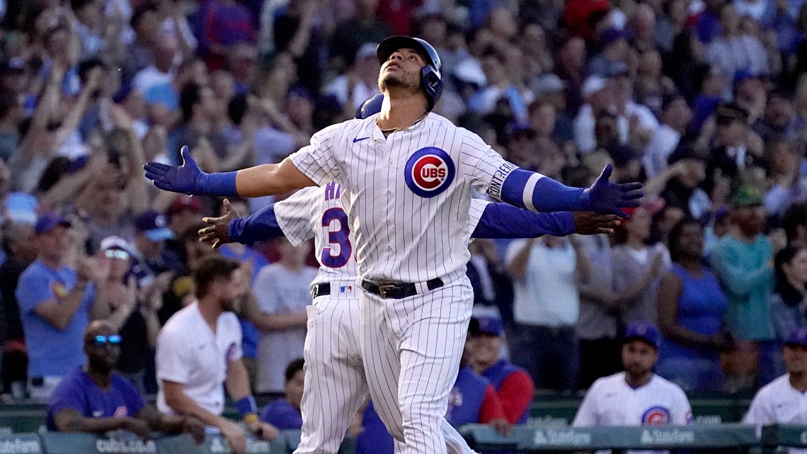 Cubs' Willson Contreras homers in first at-bat